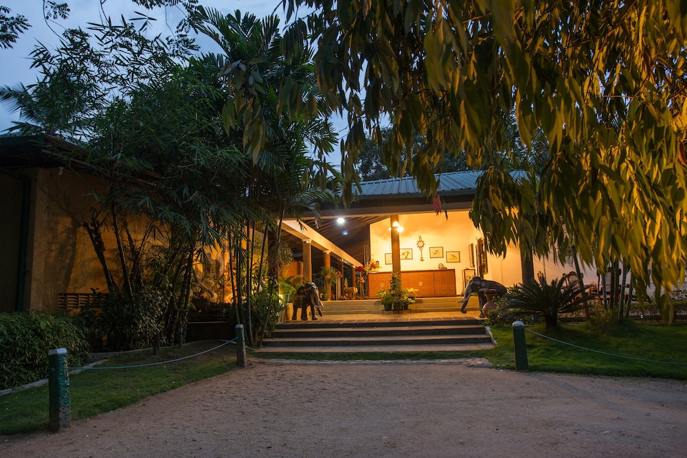 Oruthota Chalets 7/68