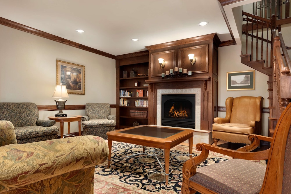 Country Inn and Suites by Radisson St Cloud East MN 24/34