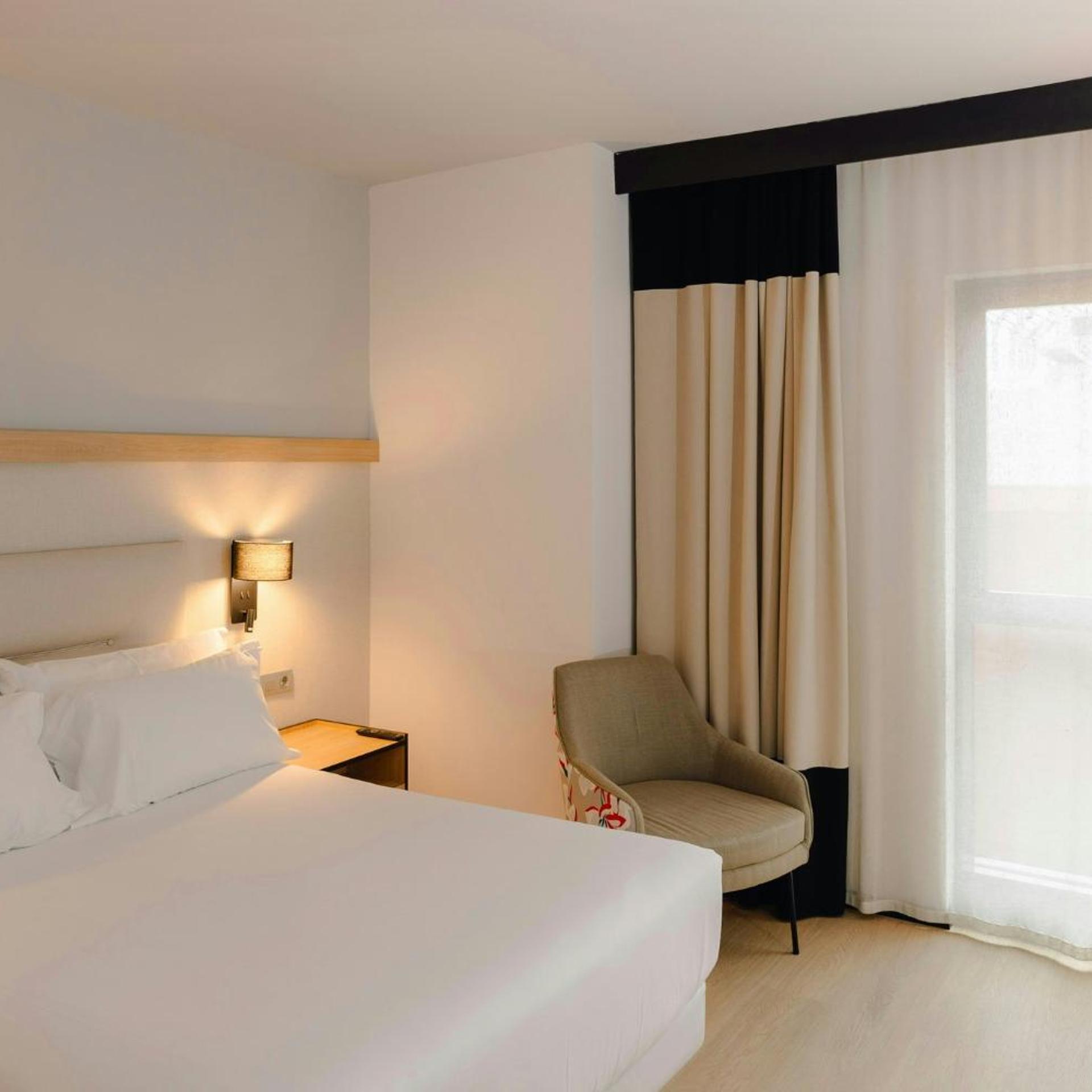 Room, Double Bed