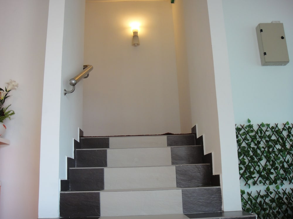 1 HOTEL KUCHAI LAMA 36/49