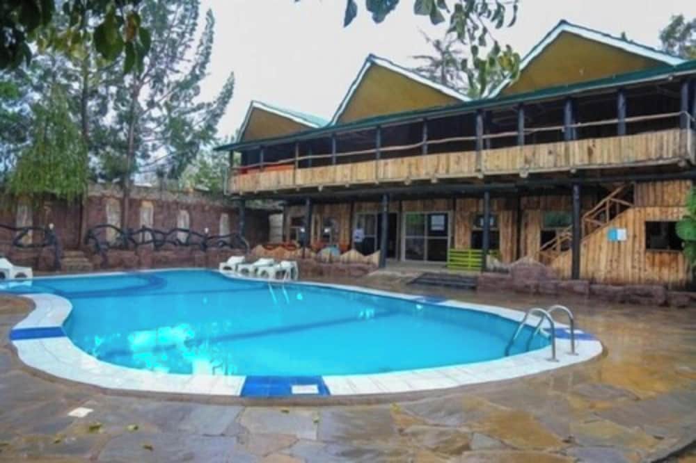 Dove Nest Lodge 49/50