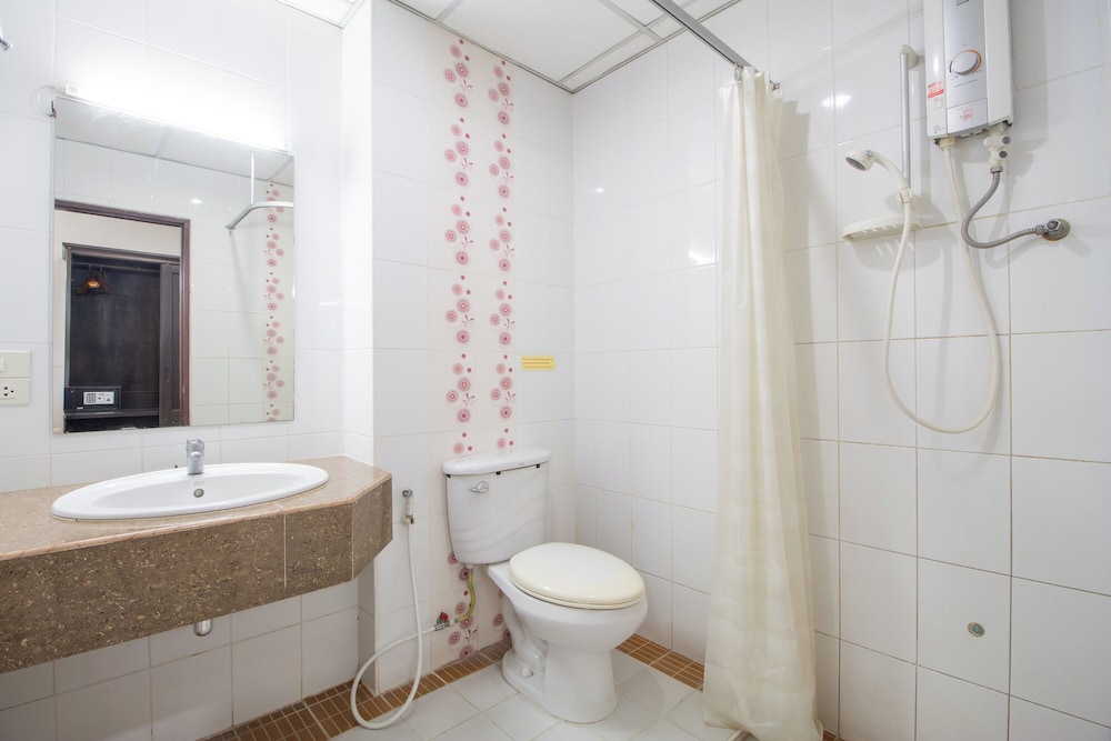 Budget Stars Hotel Chiang Mai by ZUZU 46/57