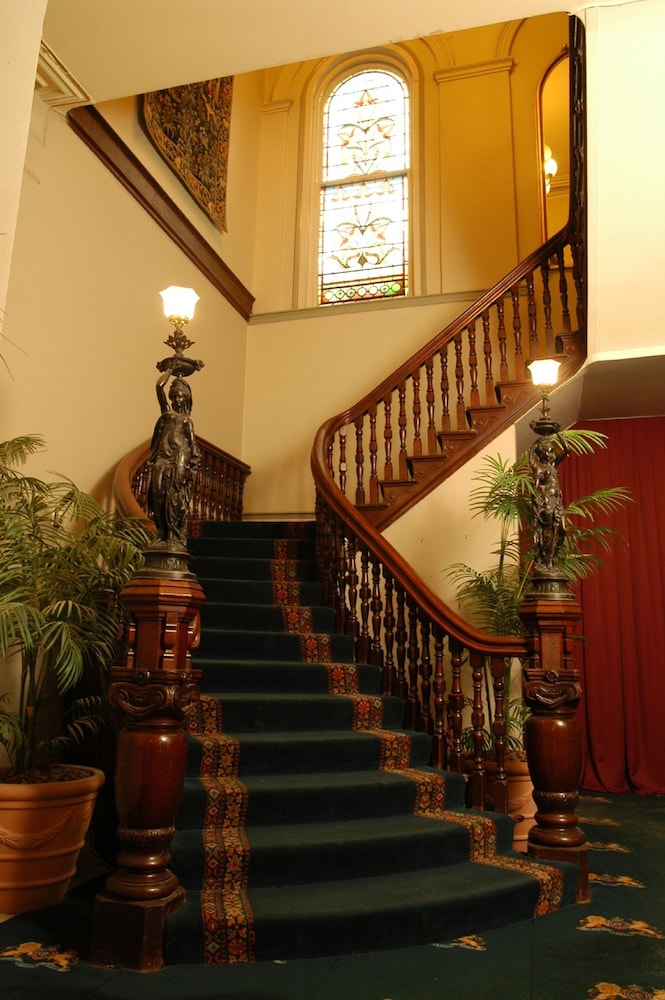 Craigs Royal Hotel 3/50
