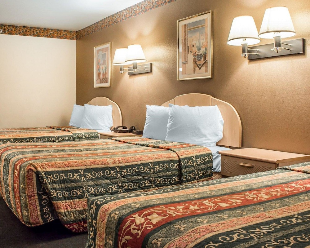 Quality Inn Winslow I-40 5/31
