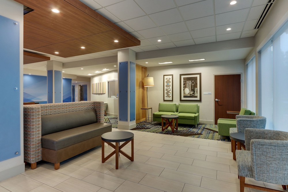 Holiday Inn Express and Suites Saugerties - Hudson Valley 46/61