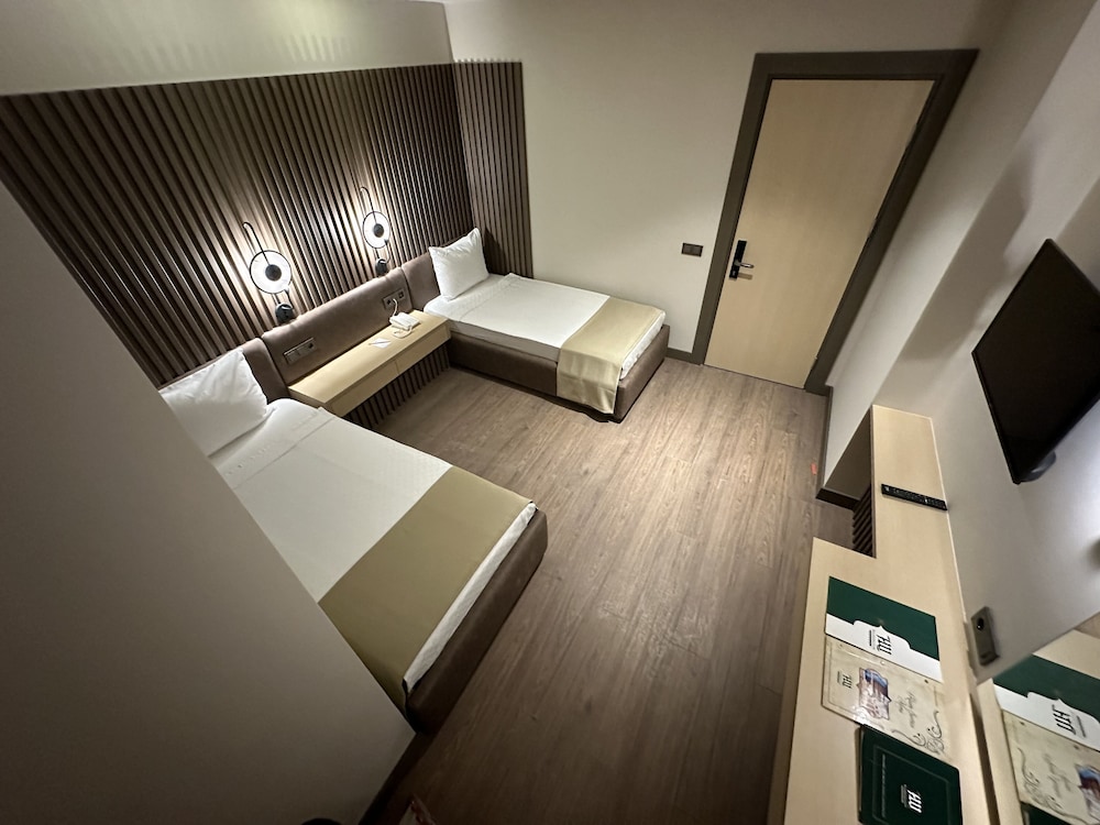 Family Suite, Run of House, Double and Twin Beds