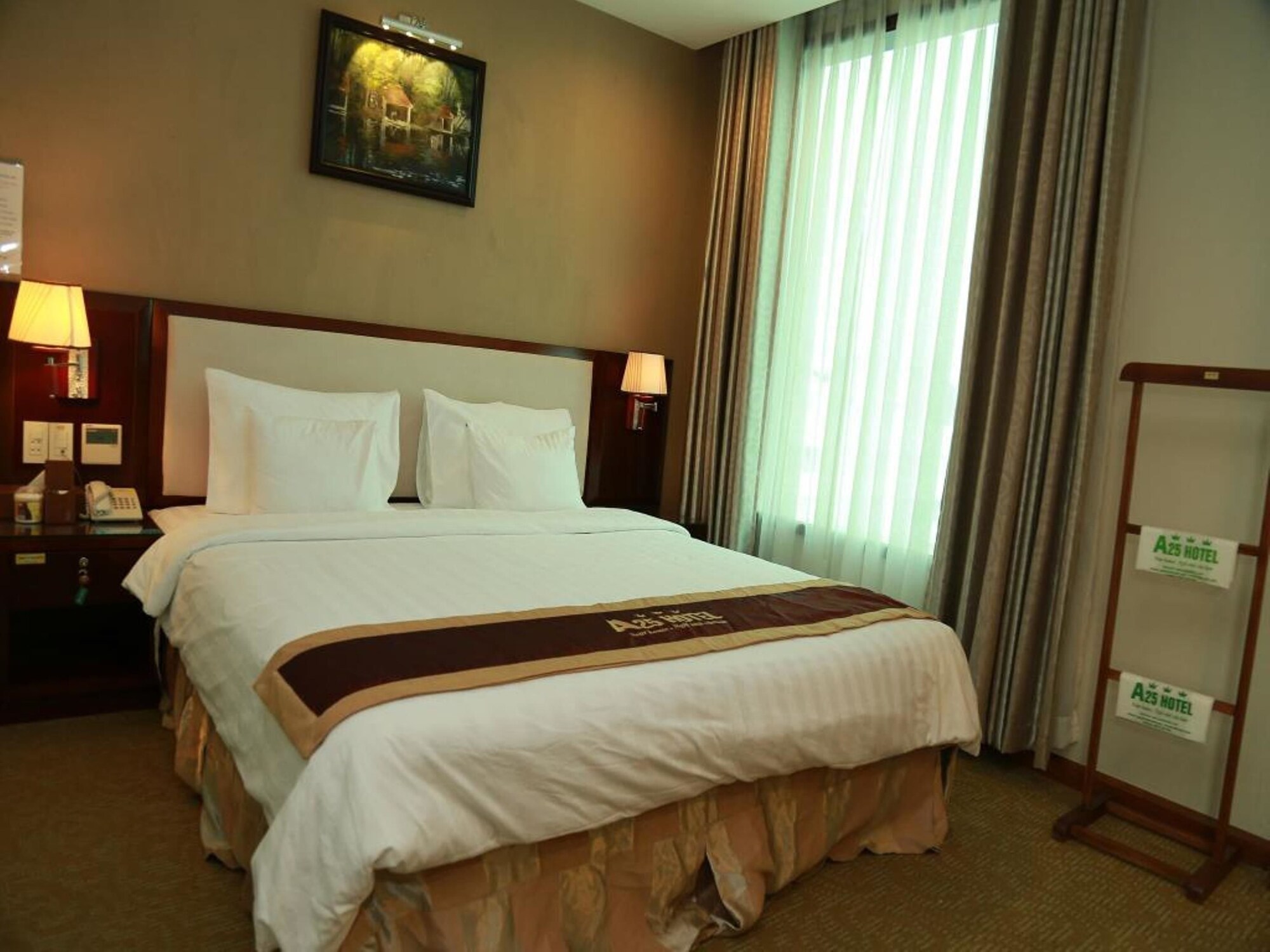 JUNIOR, DOUBLE BED, CITY VIEW