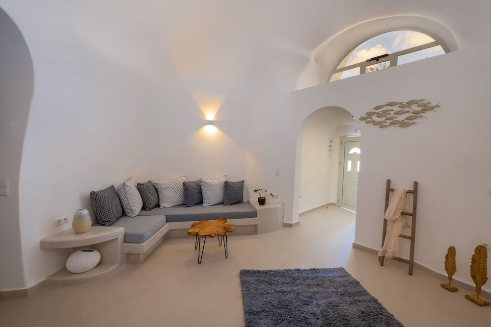 Santoterra Antigua Luxury Suites 30/50