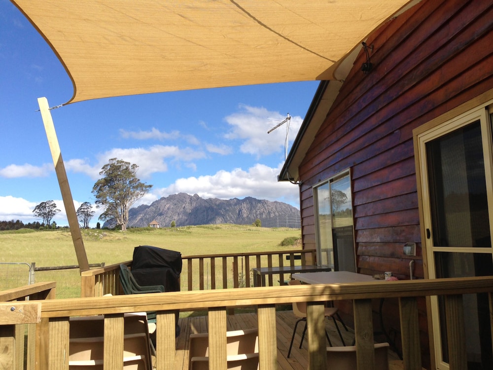 AAA GRANARY ACCOMMODATION-THE LAST RESORT 5/63