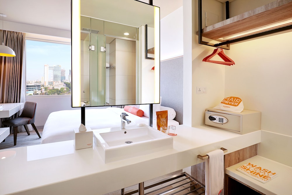 HARRIS Hotel and Conventions Bundaran Satelit Surabaya 48/50