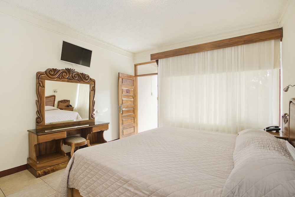 Hotel Boyeros 28/62