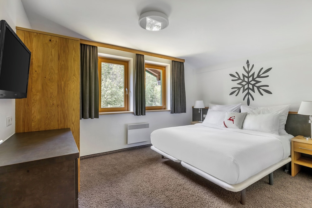 Alpine Club Resort 33/78