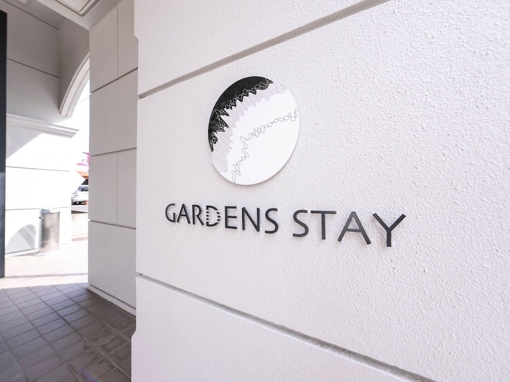 GARDENS STAY 31/55