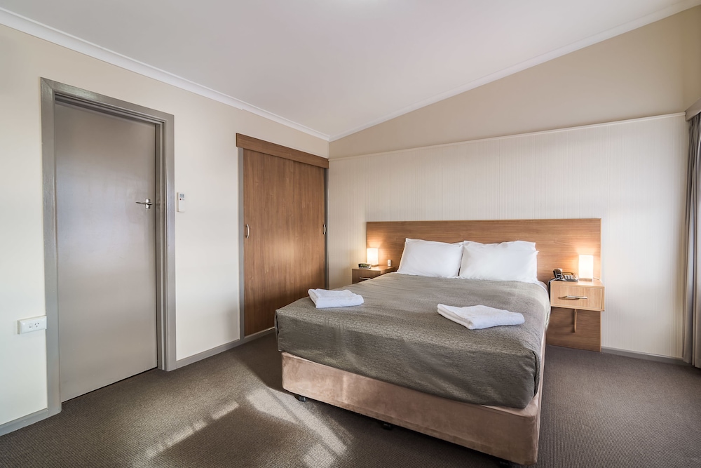 Argosy Motor Inn 18/42