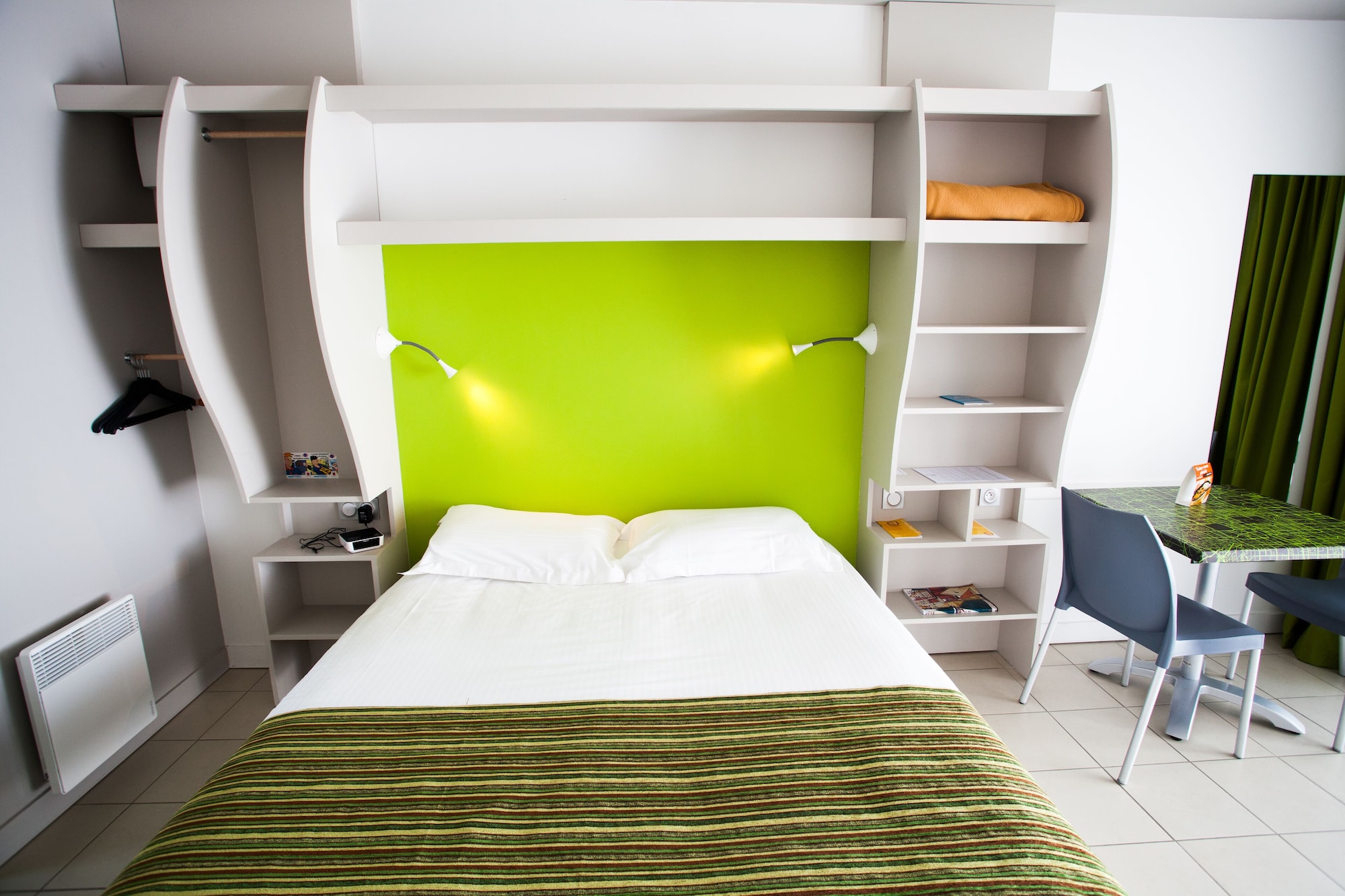 Comfort, Queen Bed, The Originals Boutique, Hotel de Re 2/4