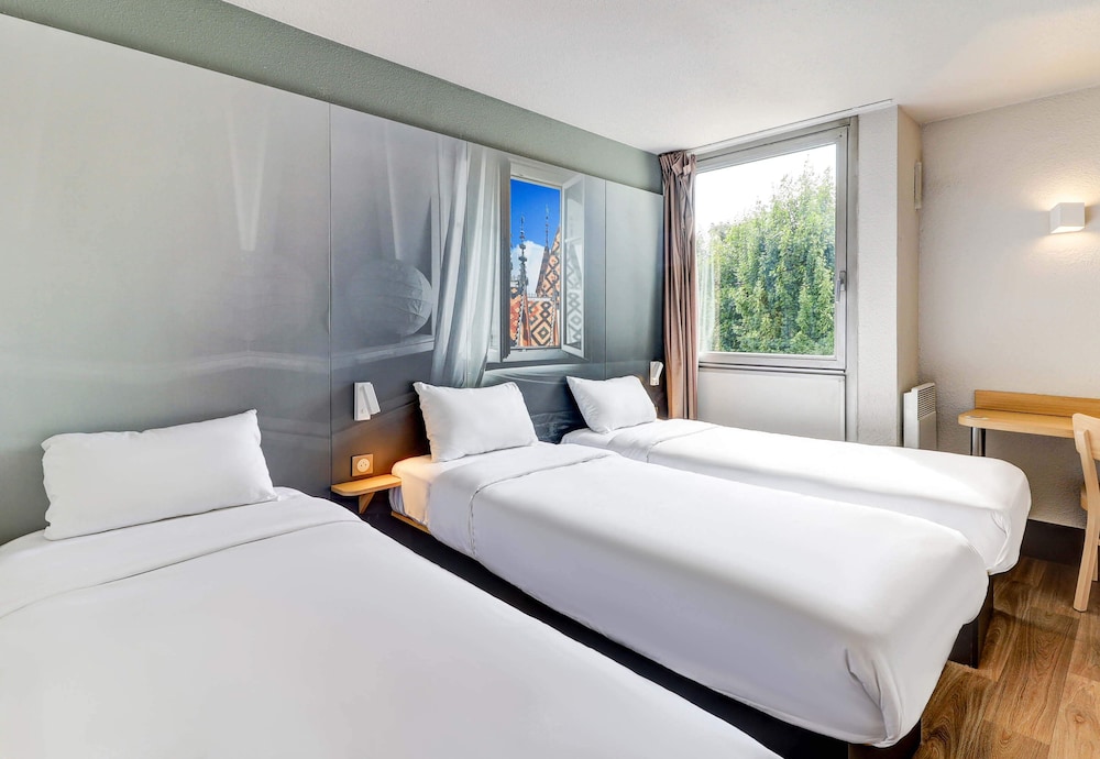 ROOM, TRIPLE