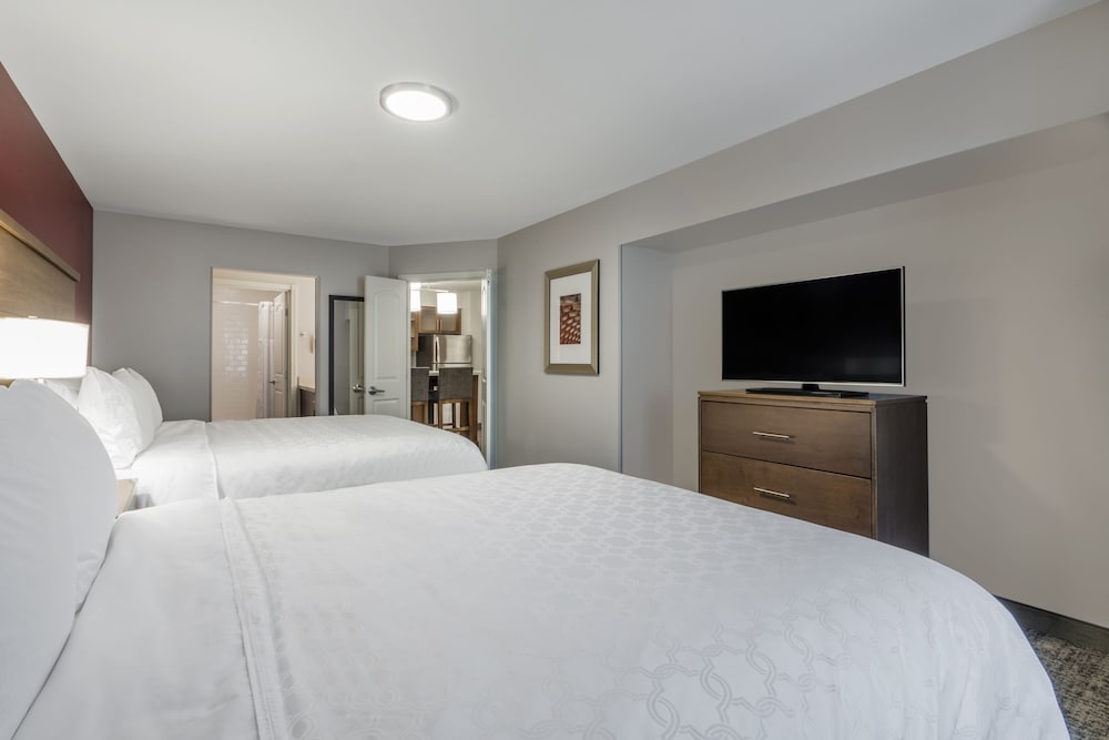 Staybridge Suites Anchorage 14/76