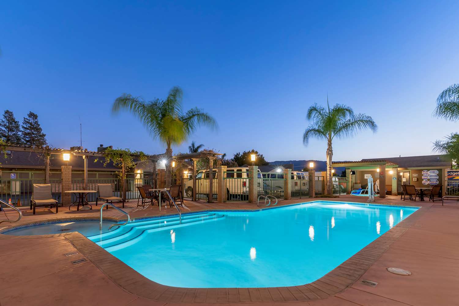 Best Western Plus Forest Park Inn 31/53
