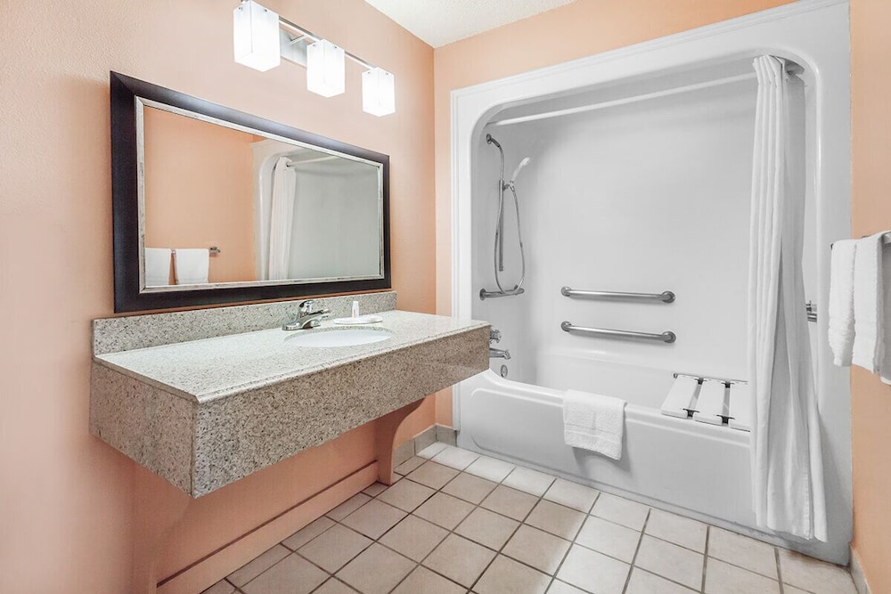 Premier Inn Palestine 5/31