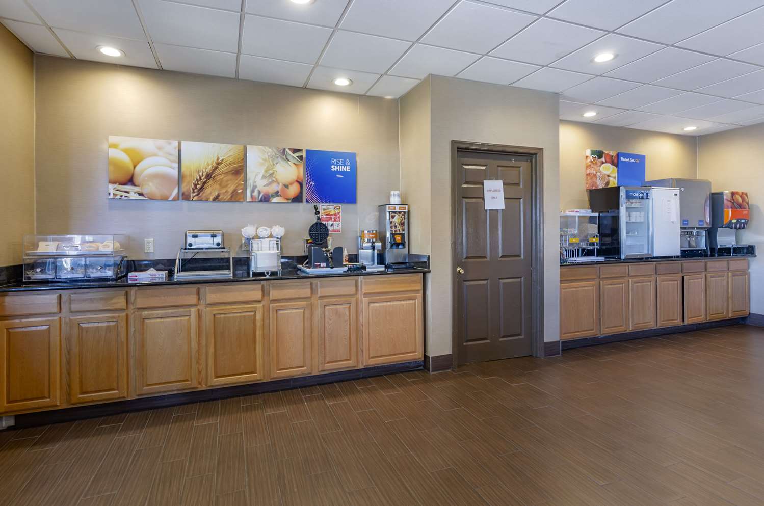 Comfort Inn & Suites Raphine VA 4/34