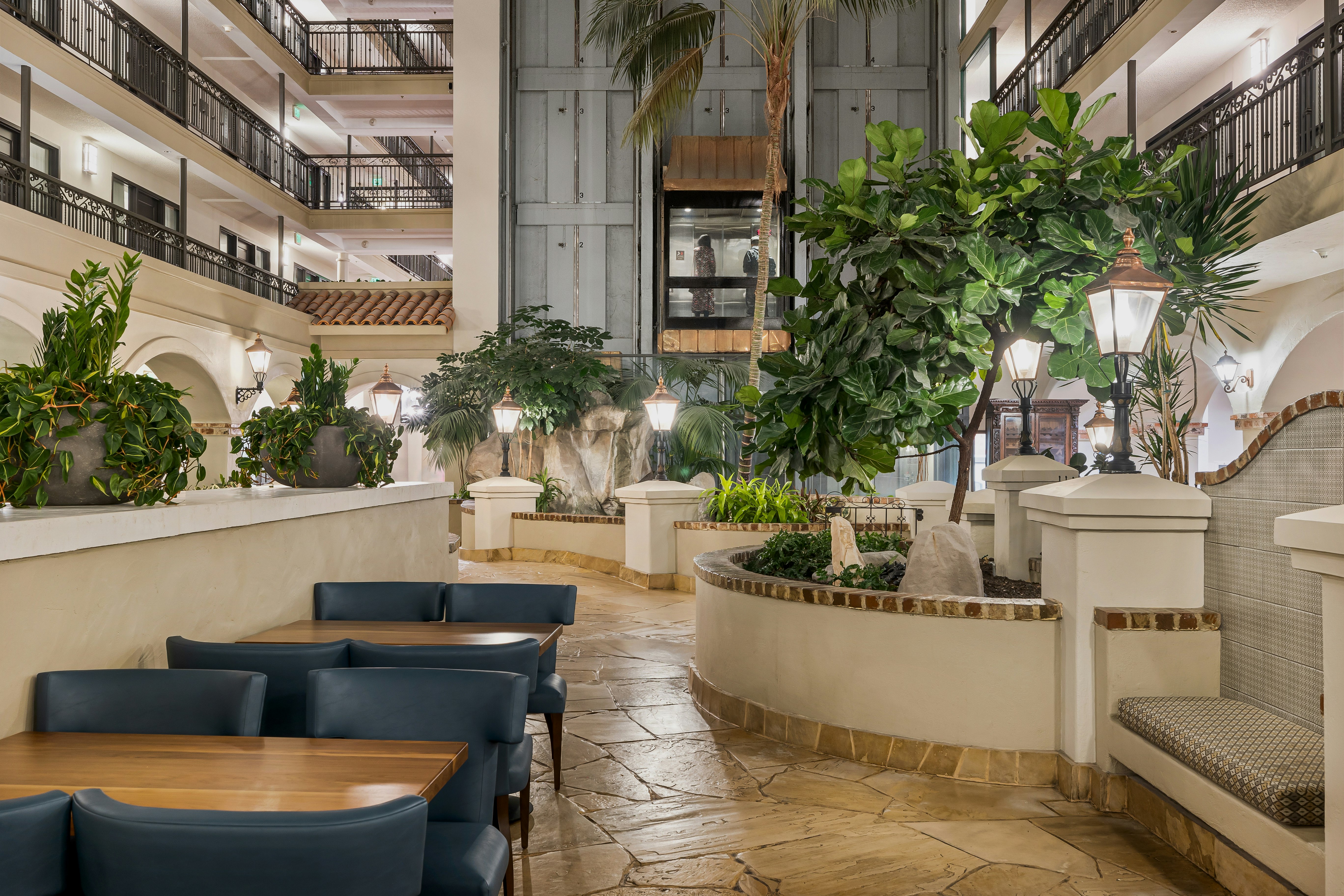 Embassy Suites by Hilton Los Angeles International Airport South 38/65