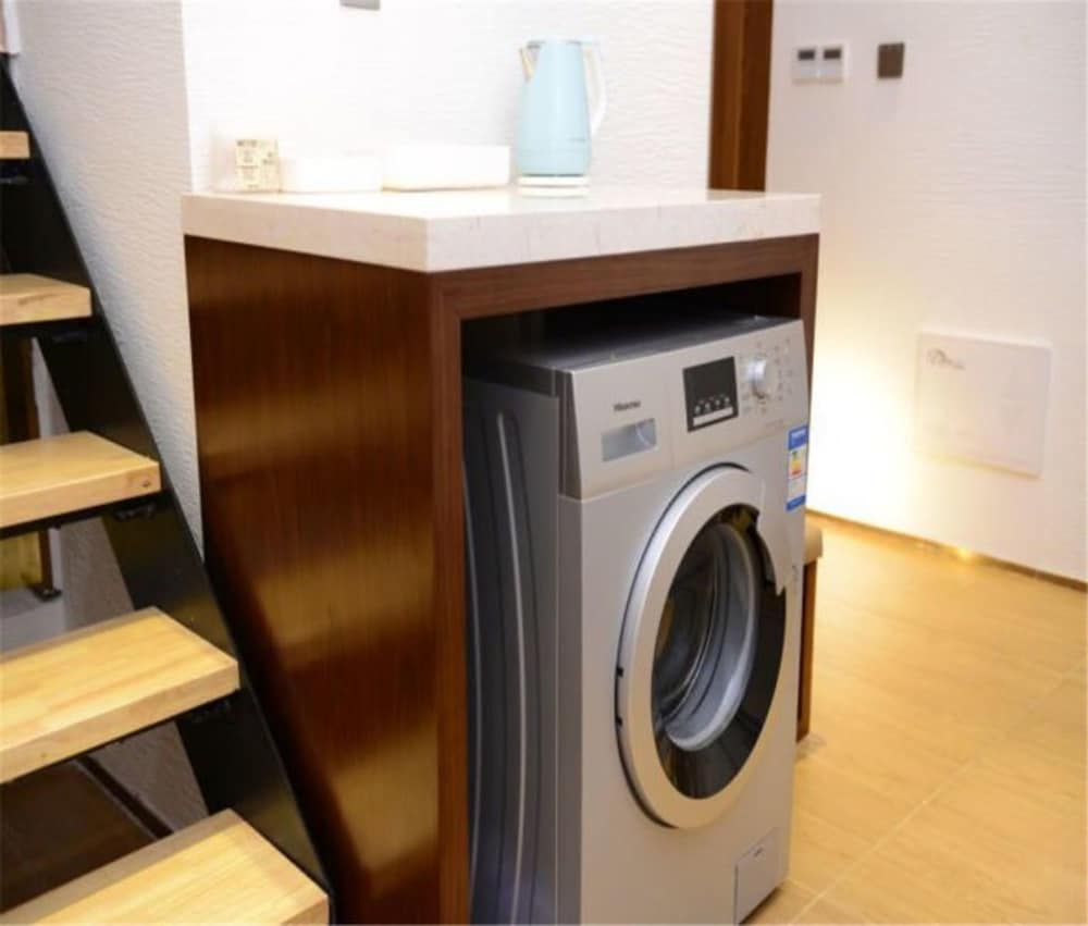 Shenzhen Port Apartment 11/17