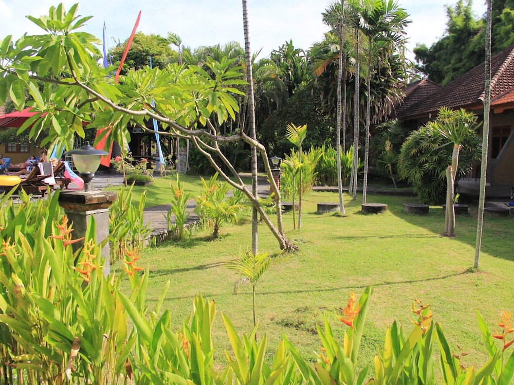 Suji Bungalow 57/66