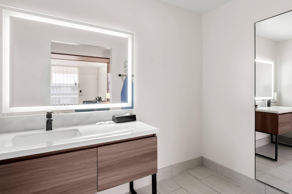 غرفة ديلوكس بسريرين كوين، Quality Inn & Suites Wytheville 8/8