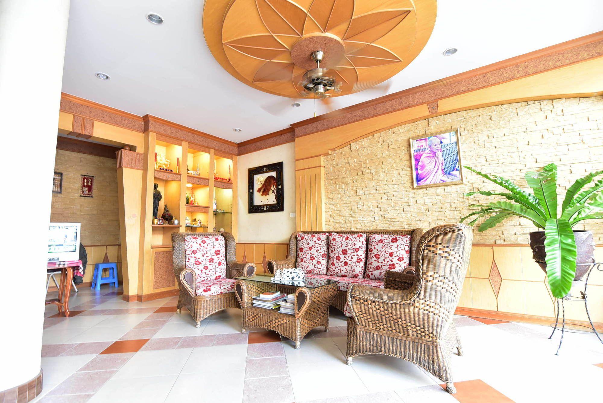 Sansabai House Hotel 43/49