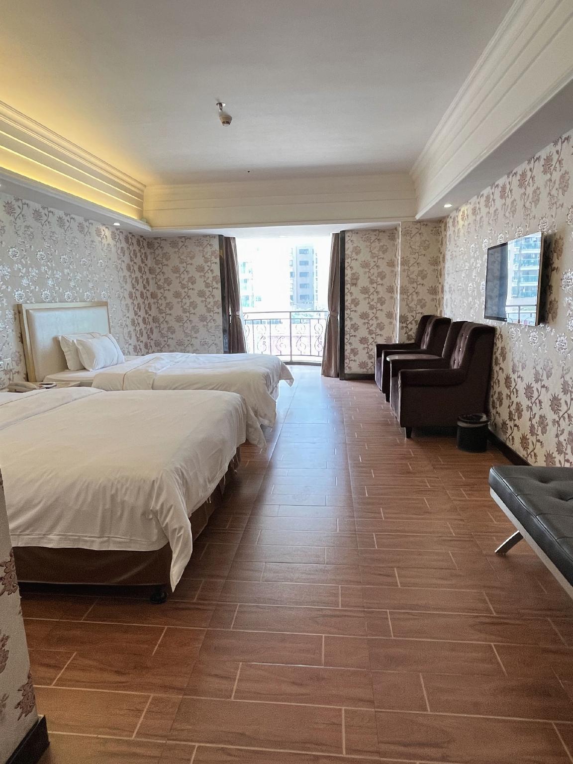 Hawaii International Hotel 13/48