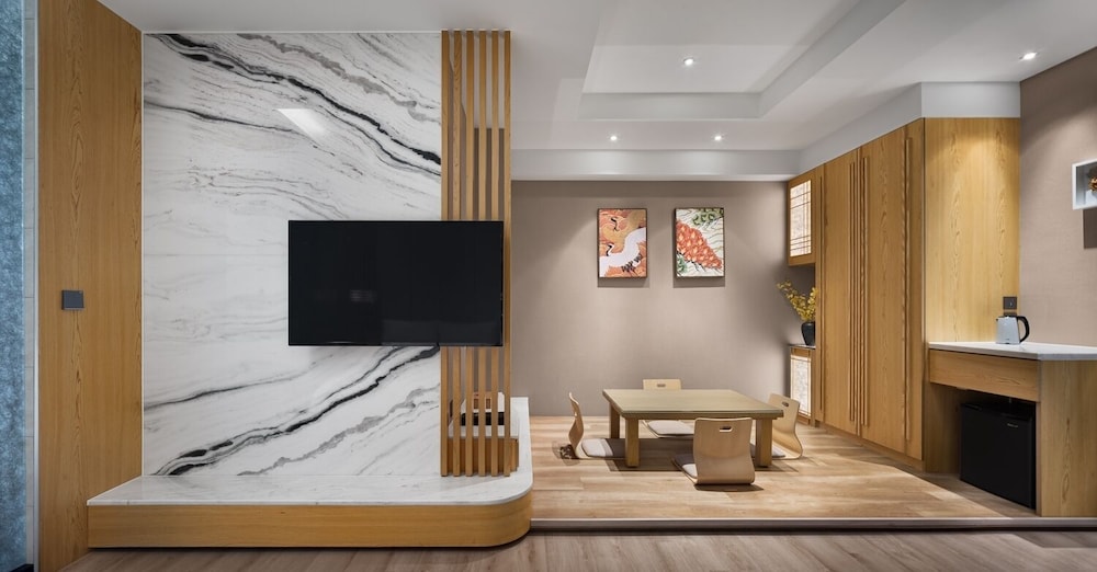 Gamalan FL Spring Hotel 34/42