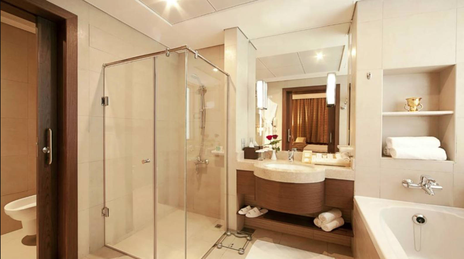 Oaks Liwa Executive Suites 27/29