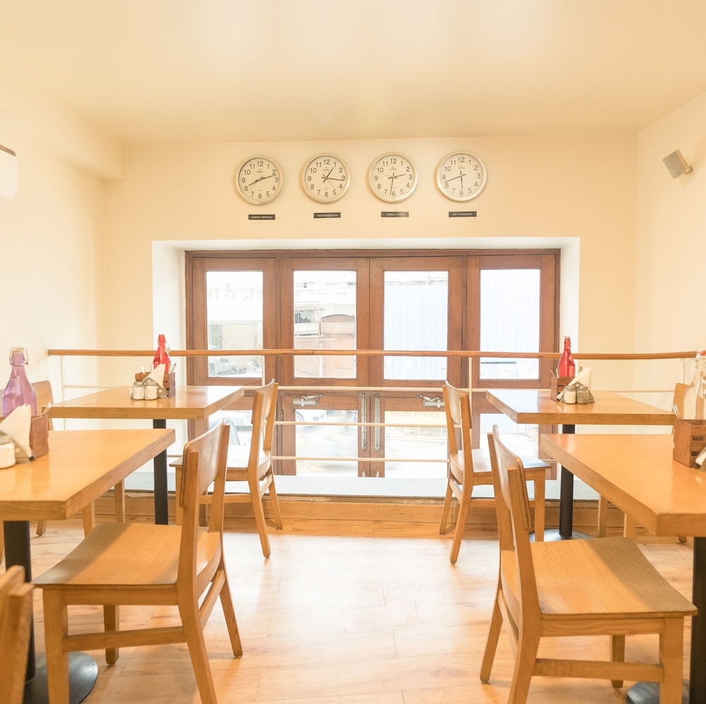 restaurant cafeteria