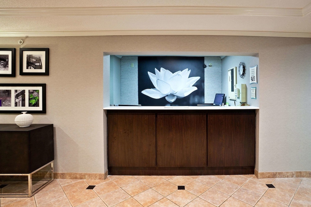 La Quinta Inn & Suites by Wyndham Cleveland Macedonia 6/47