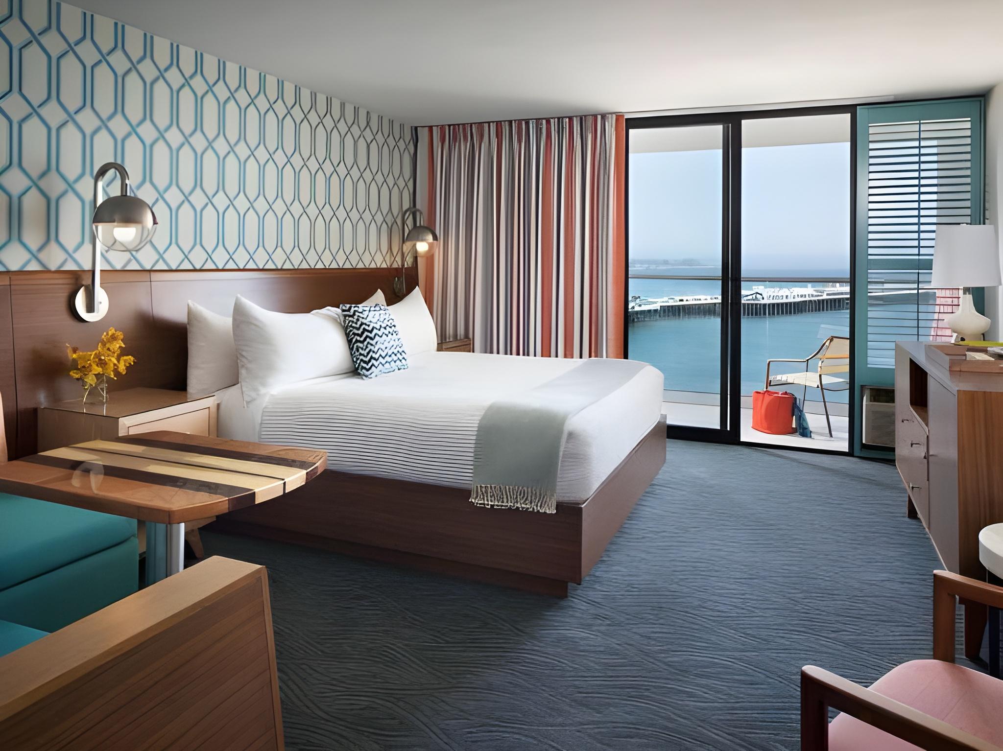 Cloud, King Bed, Ocean View