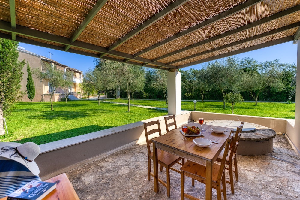 Folies Corfu Hotel Apartments 30/50