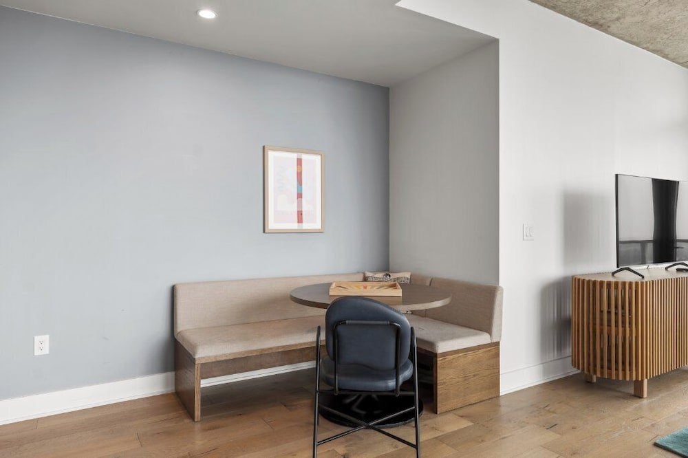 Austin Condo Hotel 37/49