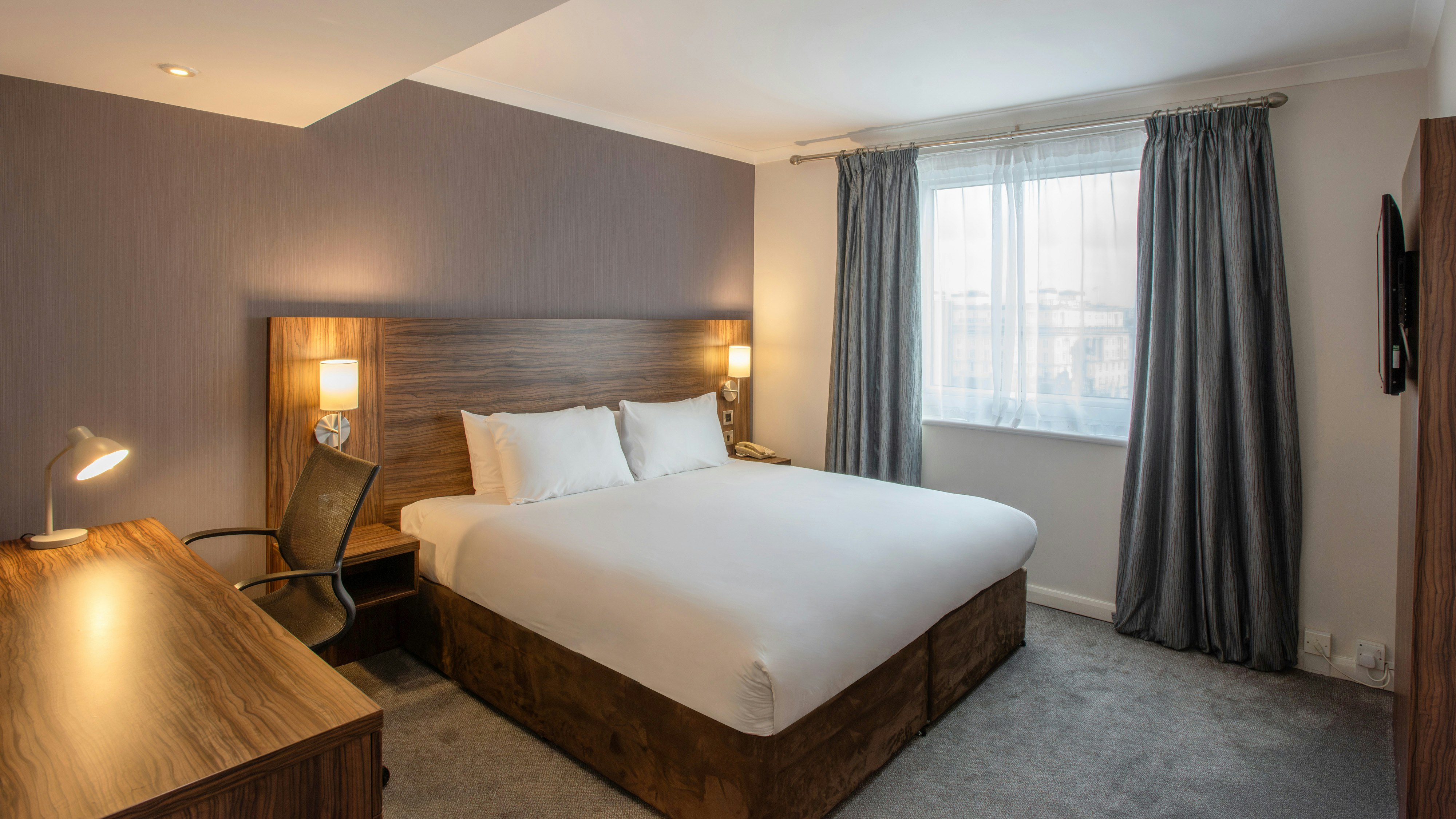 HOLIDAY INN LIVERPOOL 13/50