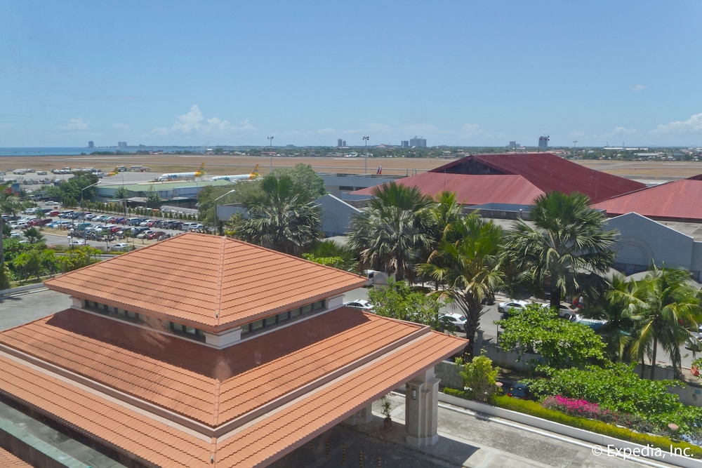 Waterfront Airport Hotel Casino Mactan 2/50