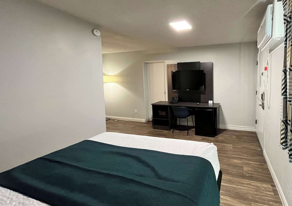 Motel6 Las Vegas, NV - Downtown Fremont St 16/31