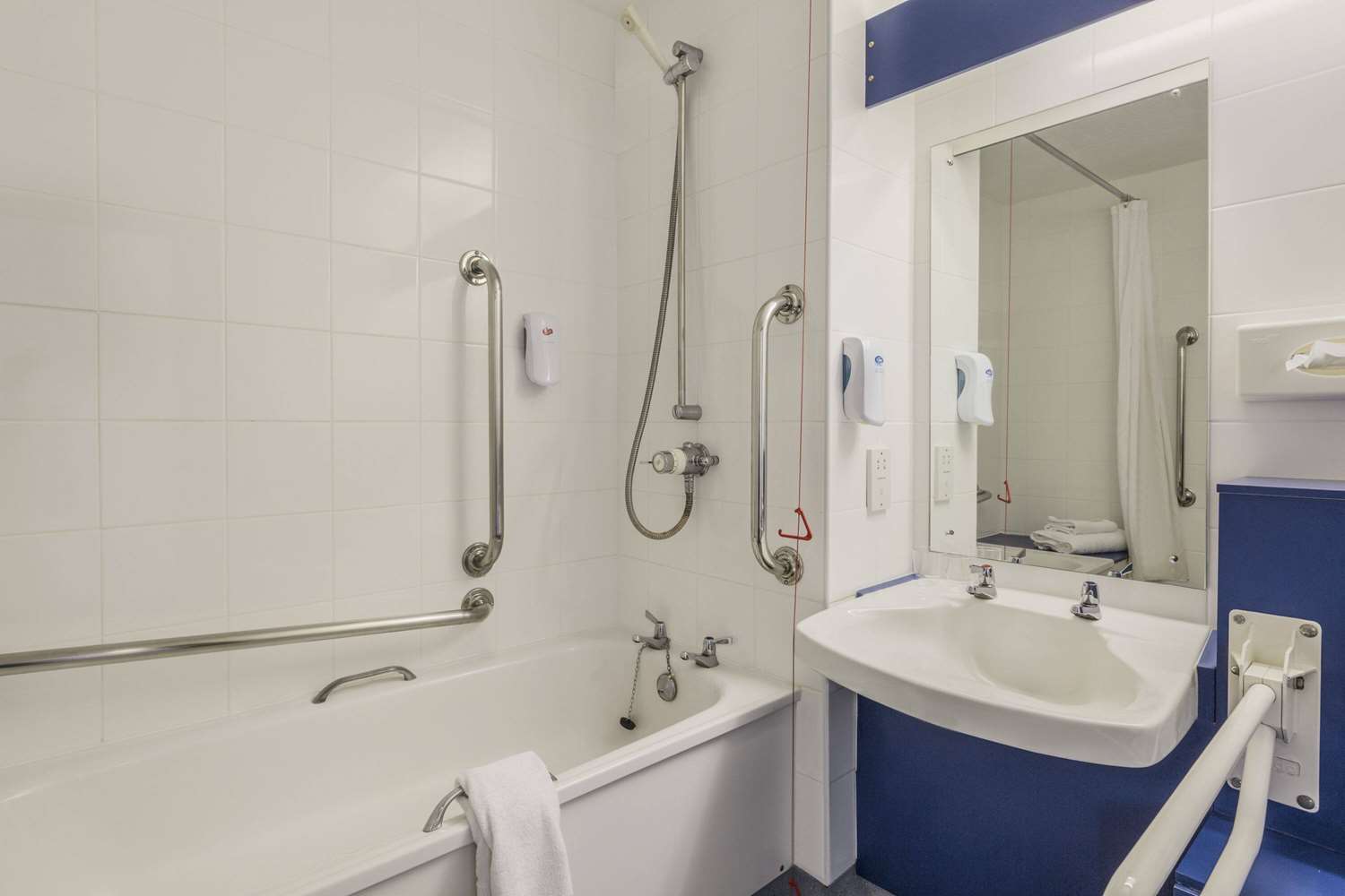 Days Inn by Wyndham Magor 12/12