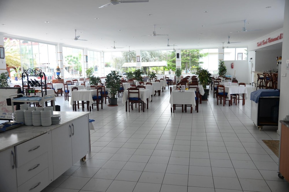 Karbel Beach Hotel 29/40