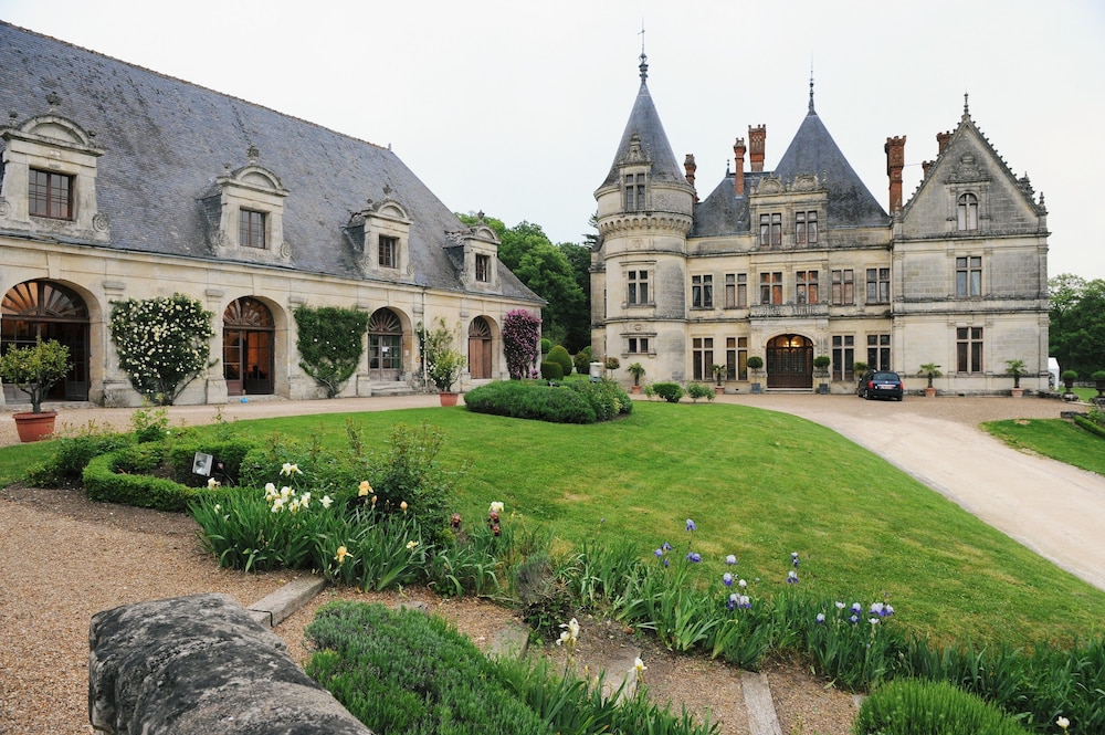 CHATEAU DE LA BOURDAISIERE 50/55