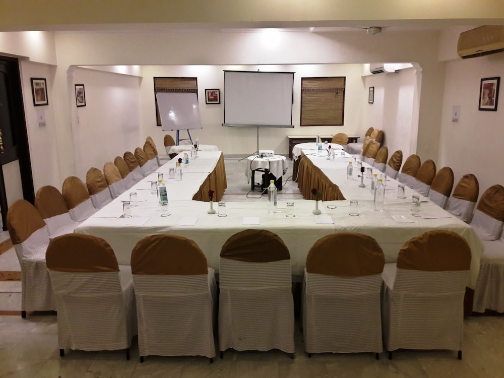 SHIVA RESIDENCY 33/35