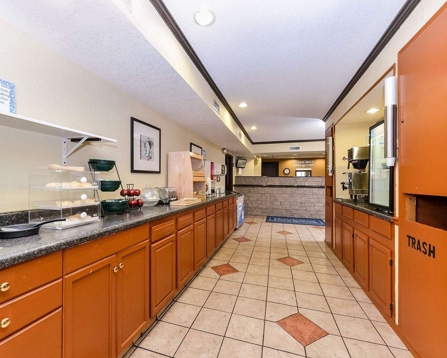 Rodeway Inn & Suites Madison East 3/10