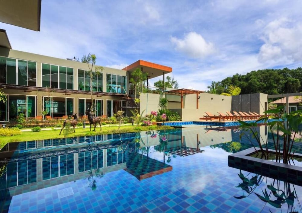 Khaolak Forest Resort 8/62