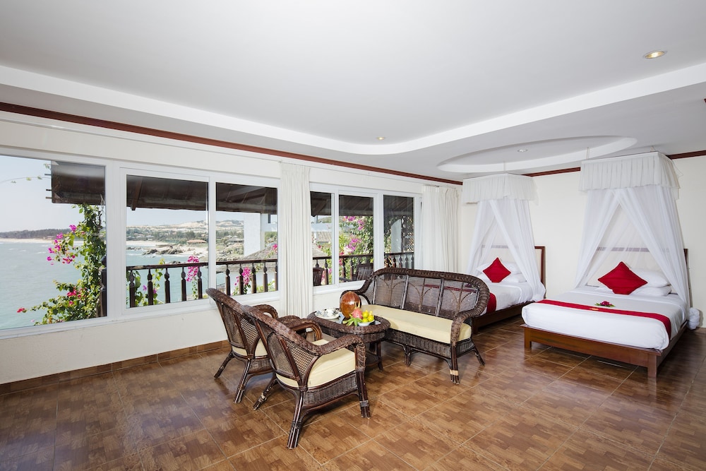 Rock Water Bay Beach Resort &amp; Spa 18/50