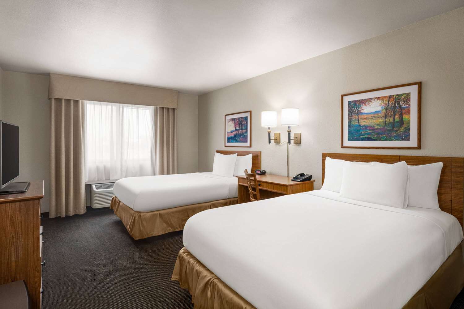 Travelodge by Wyndham Dexter 7/38