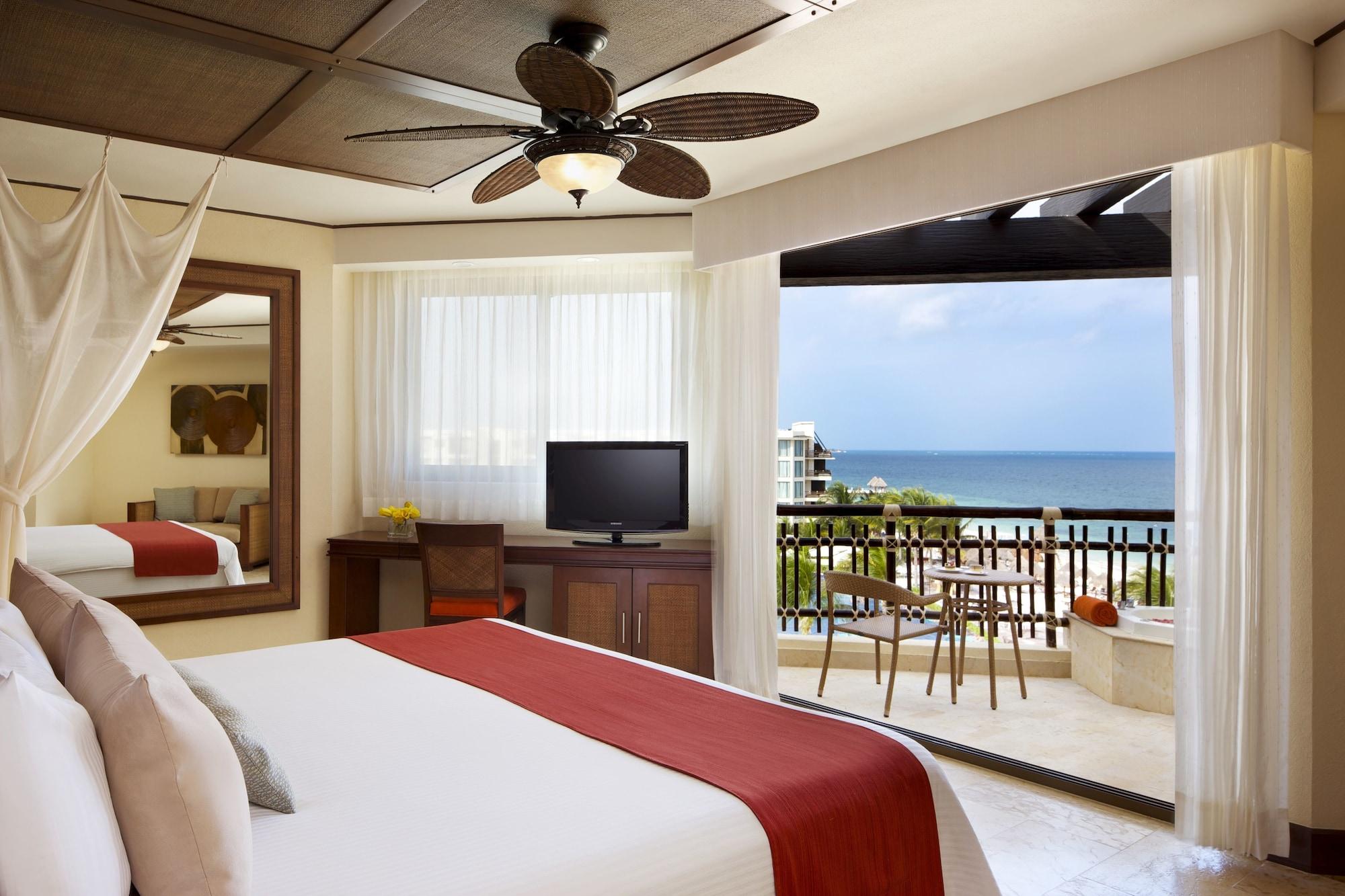 Preferred Club, King Bed, Ocean View, Hot Tub