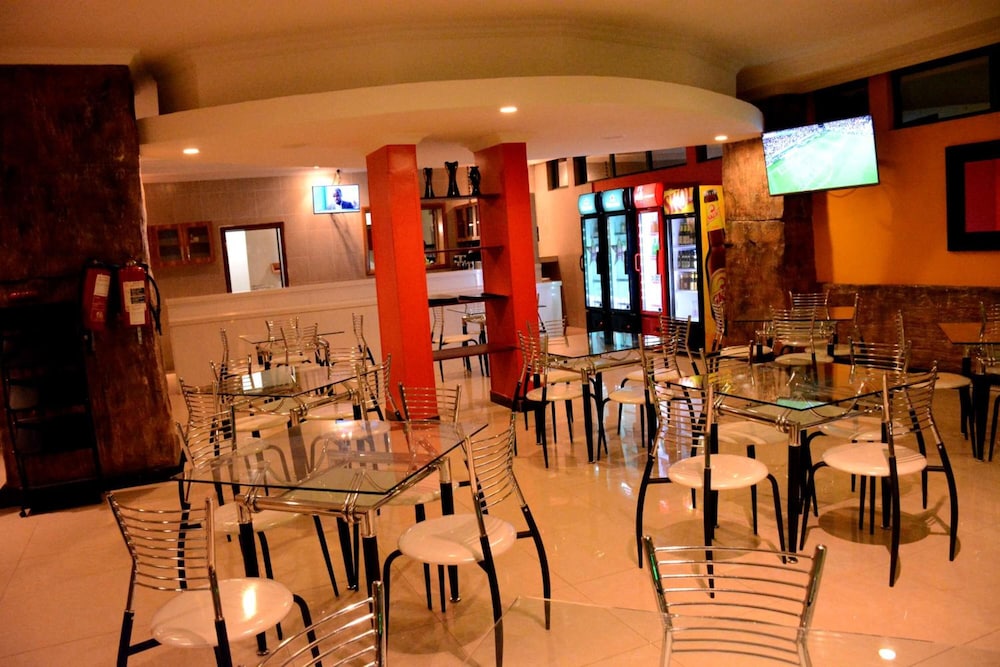 La Posh Hotel 29/33